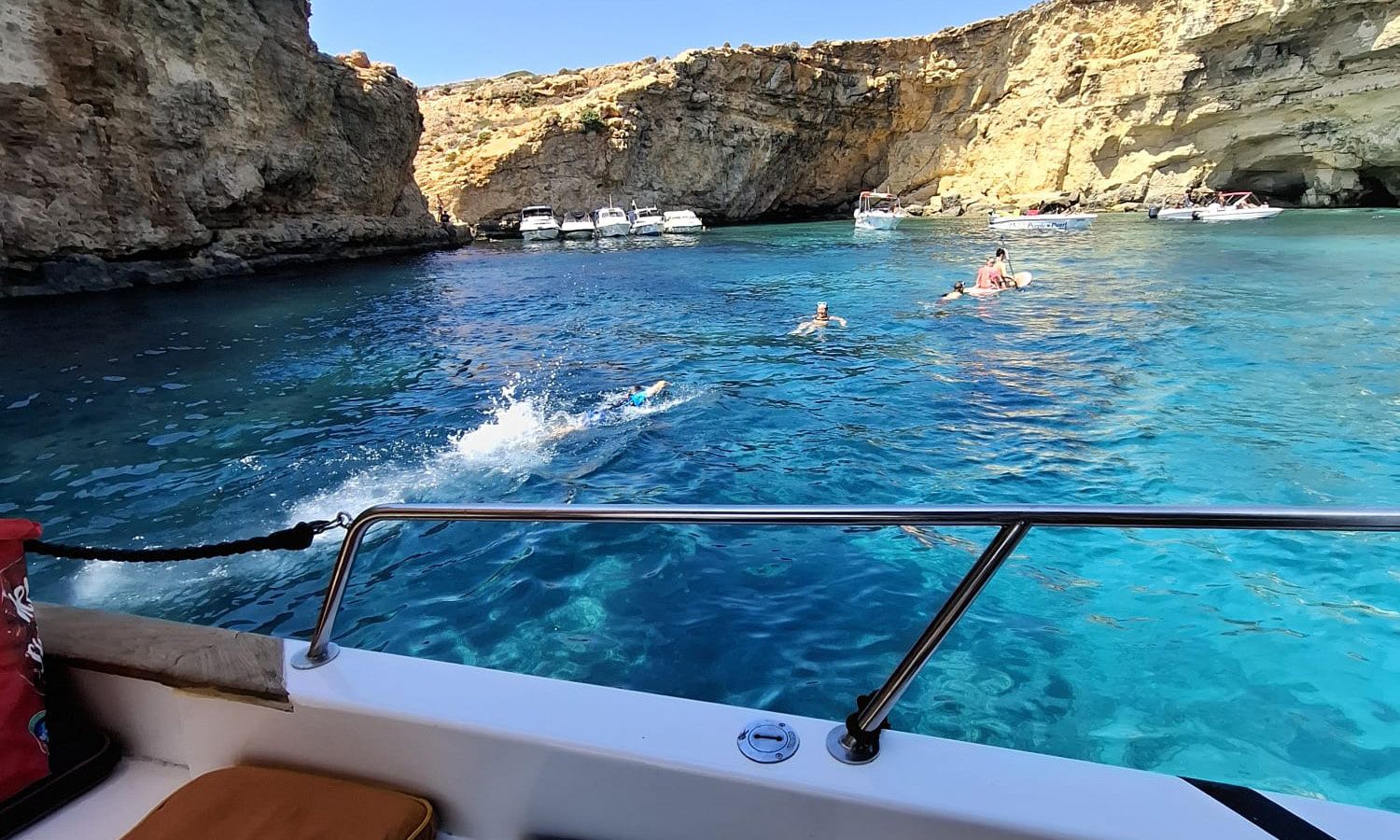 Bayliner 3288 | Gozo Breeze