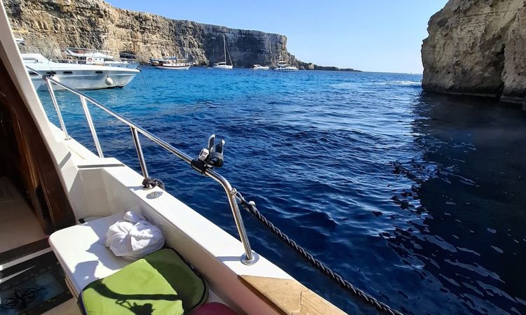 Bayliner 3288 | Gozo Breeze