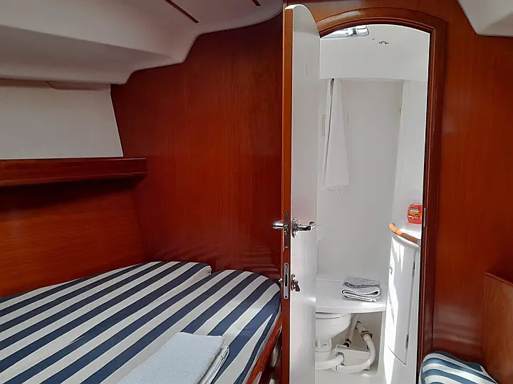 Beneteau Oceanis 393 | Fiji