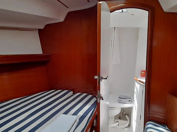 Beneteau Oceanis 393 | Fiji