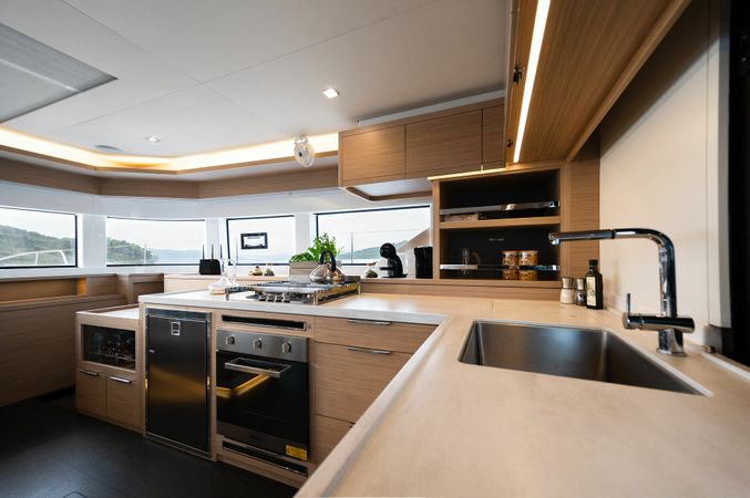 Lagoon 55 | Lady M