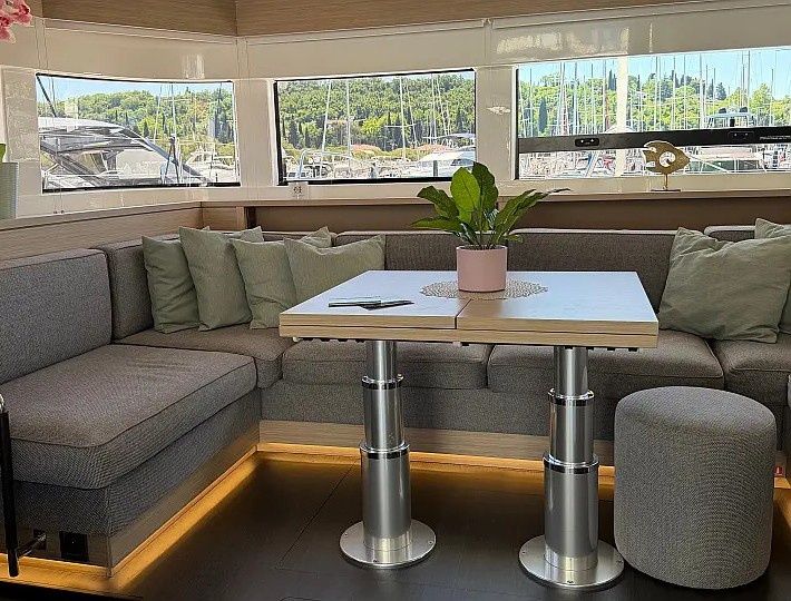 Lagoon 55 | Lady M