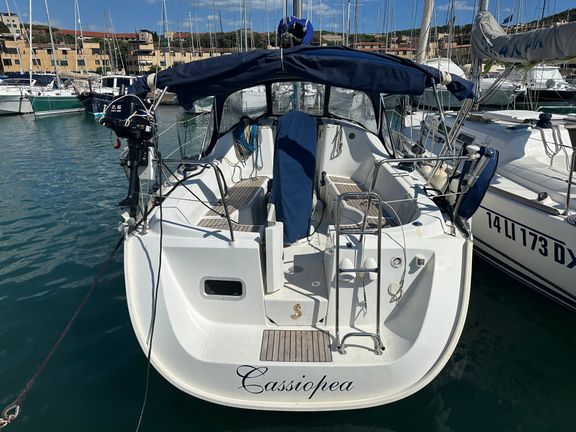 Oceanis 323