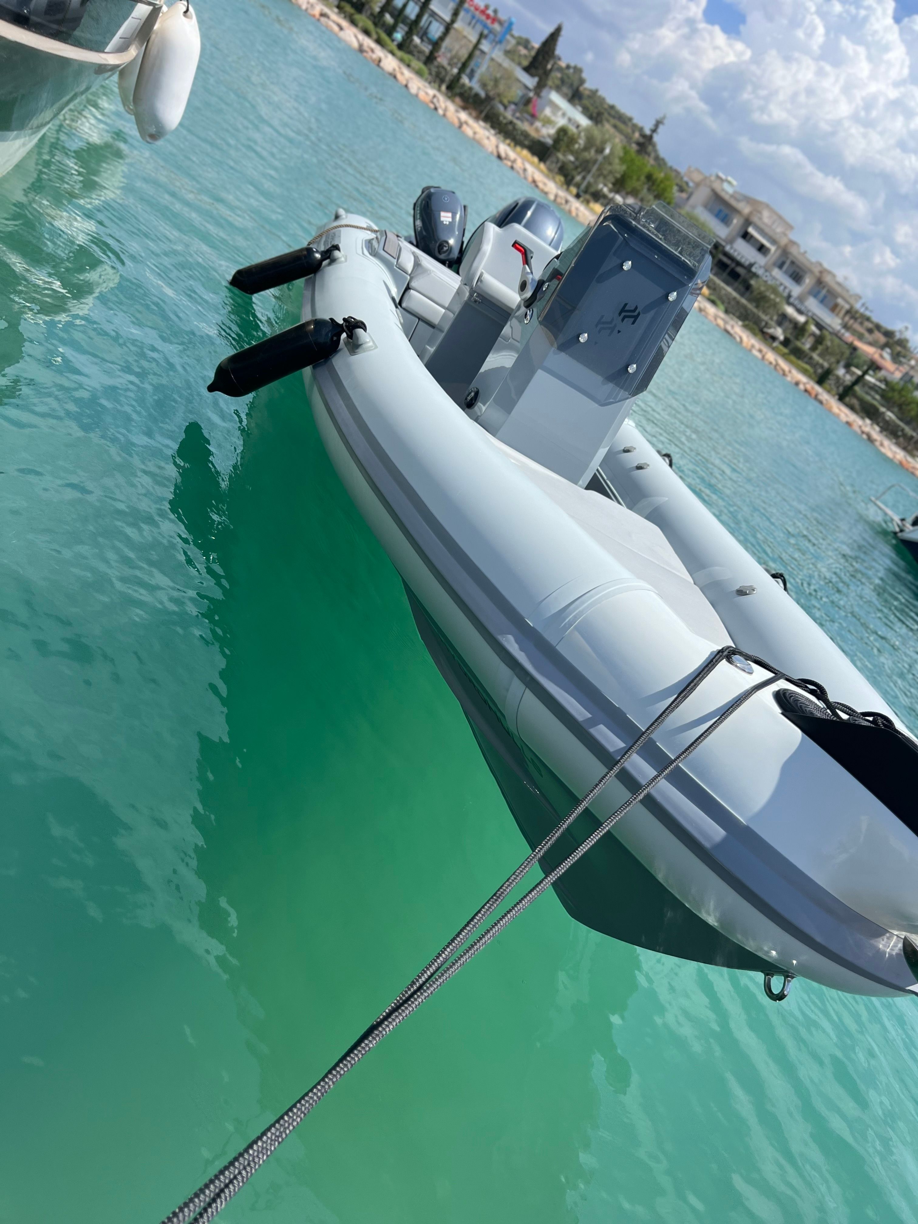 Hydro Hulls HH8 | Strange Traveller