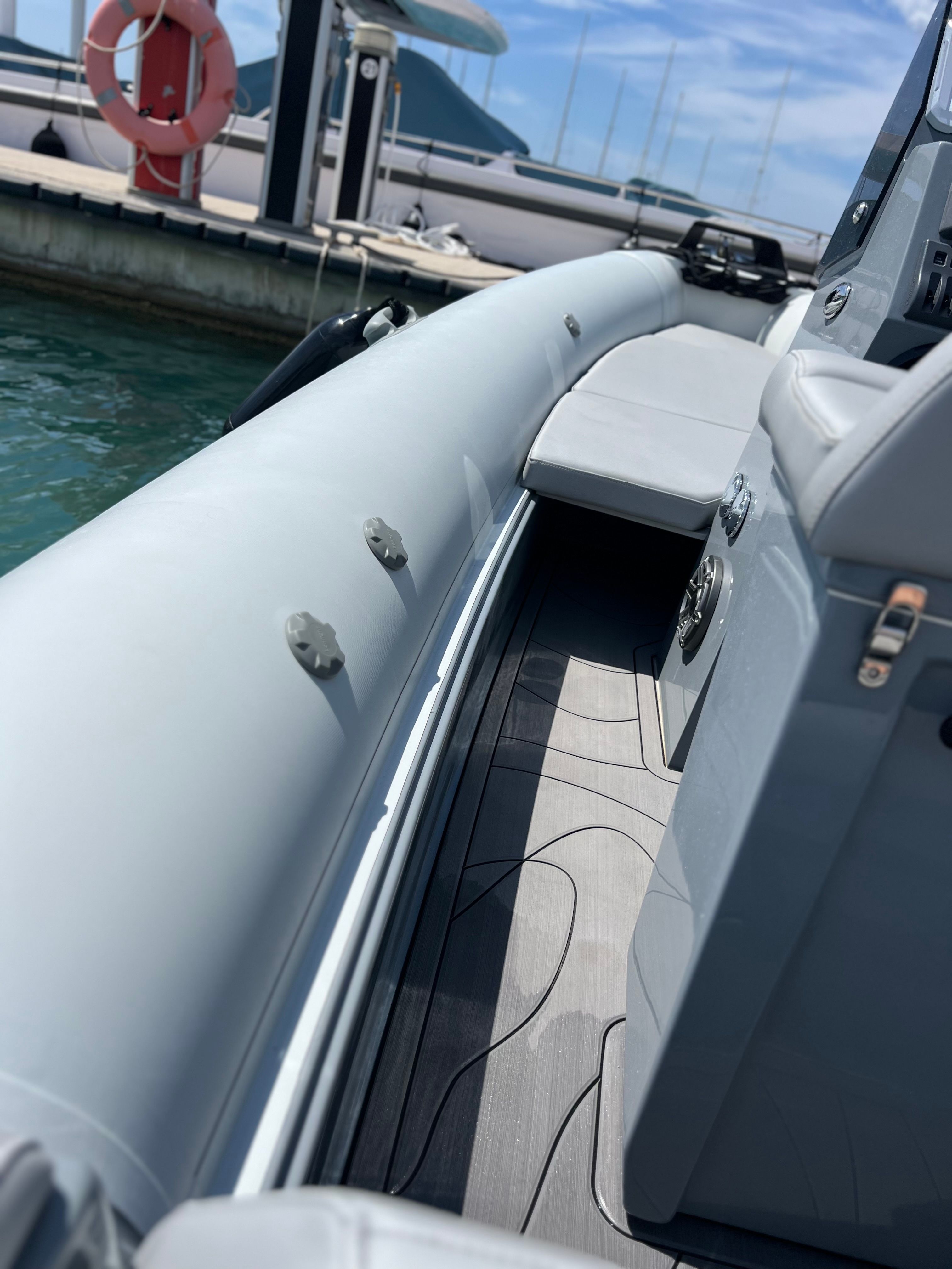 Hydro Hulls HH8 | Strange Traveller