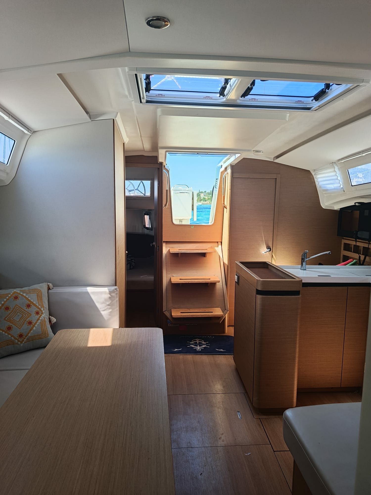 Jeanneau Sun Odyssey 410 | 4Sail