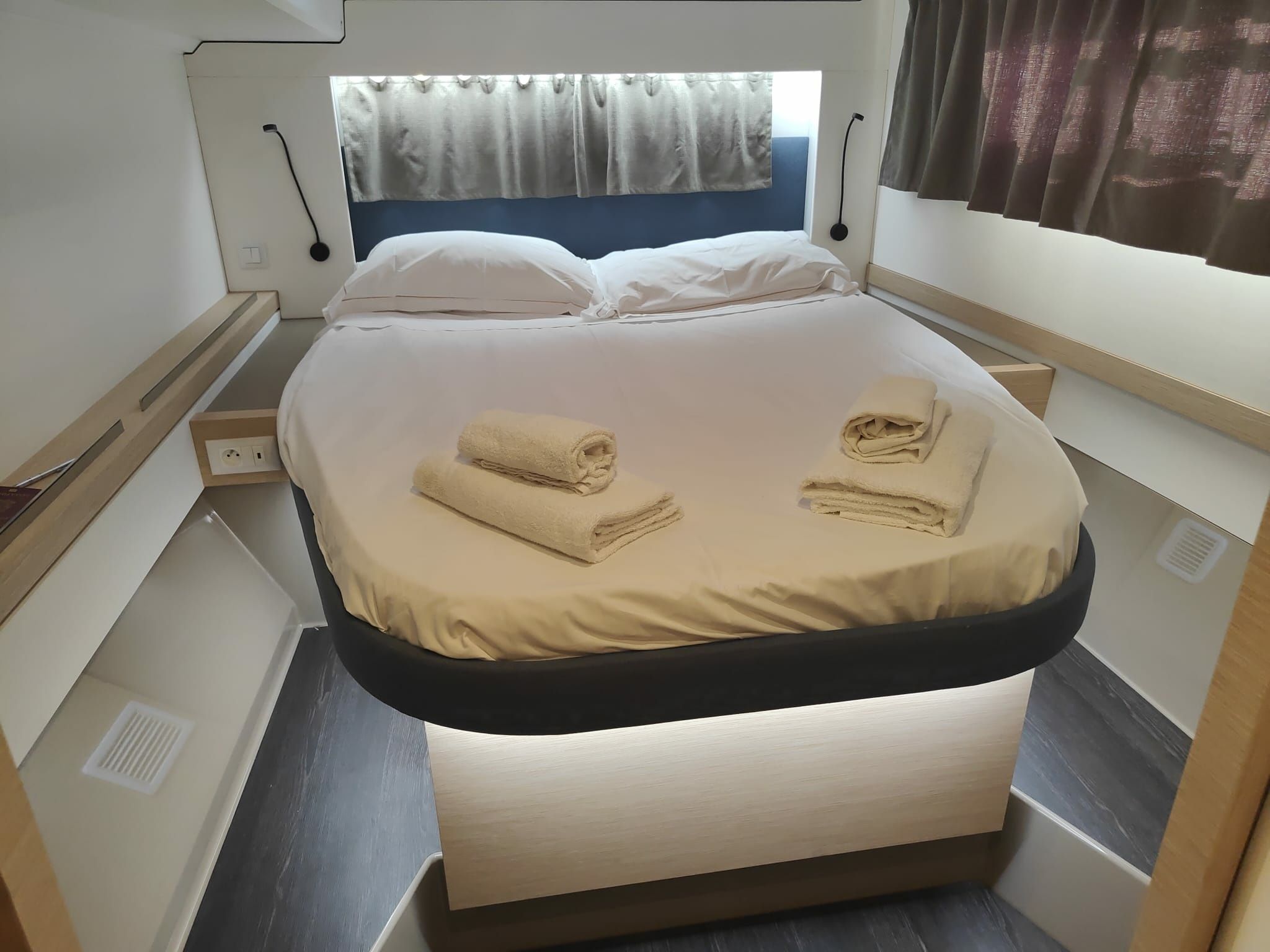 Fountaine Pajot Astrea 42 | Rossa