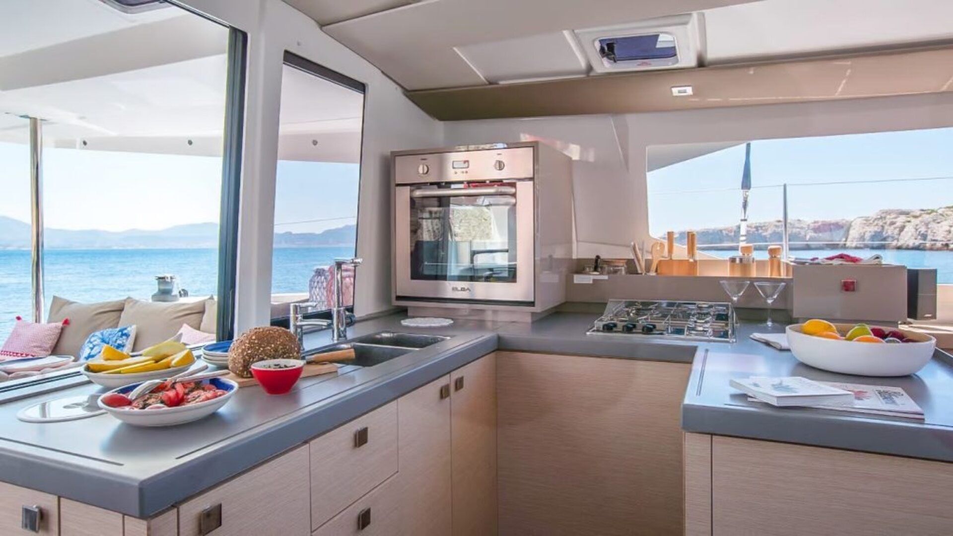 Fountaine Pajot Astrea 42 | Satellite