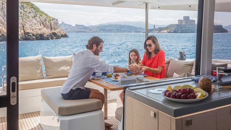 Fountaine Pajot Astrea 42 | Satellite