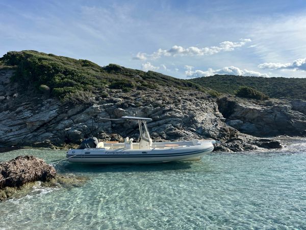 Capelli Tempest 750 | Athena