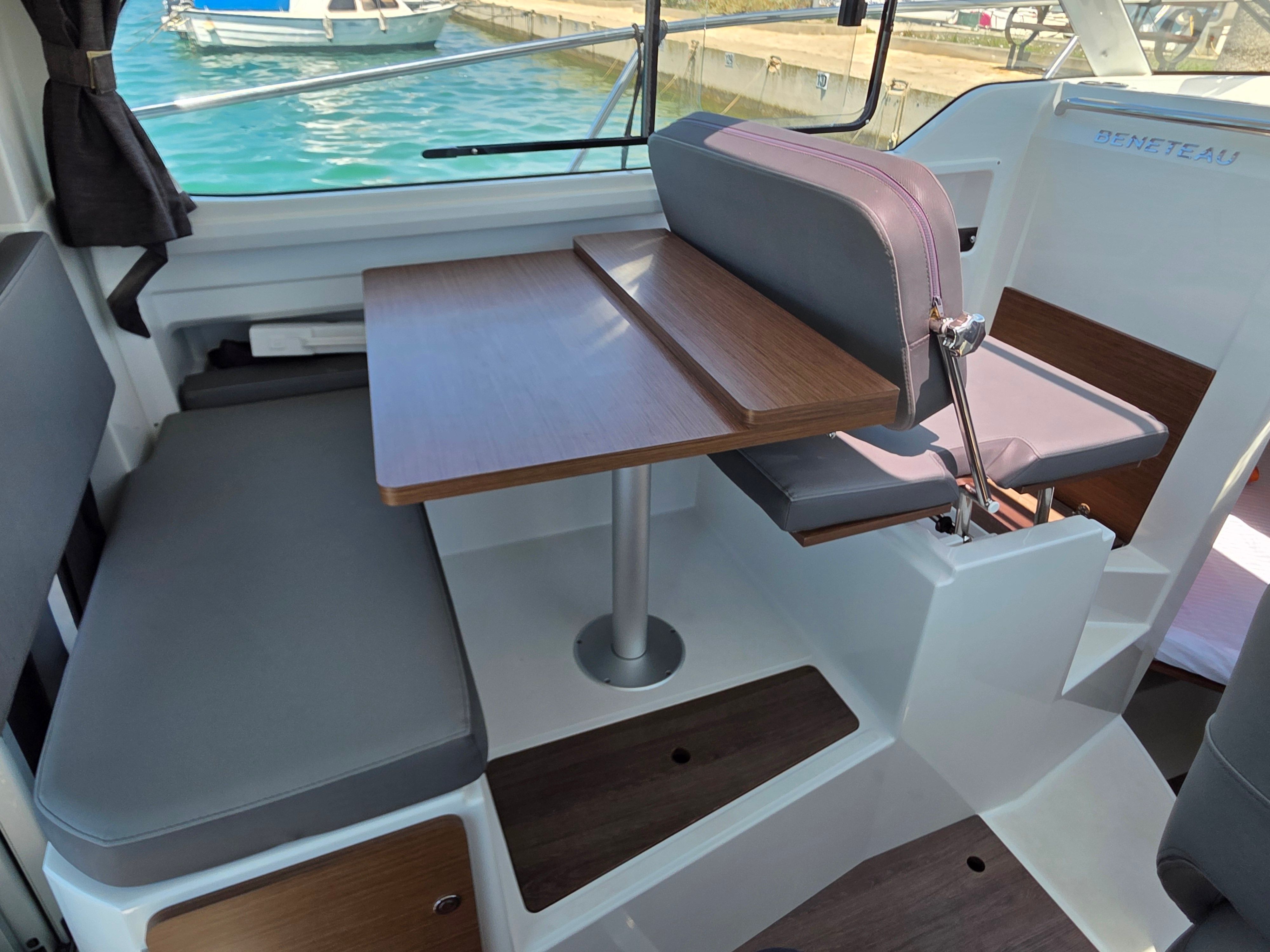 Beneteau Antares 8 | Beleca 2