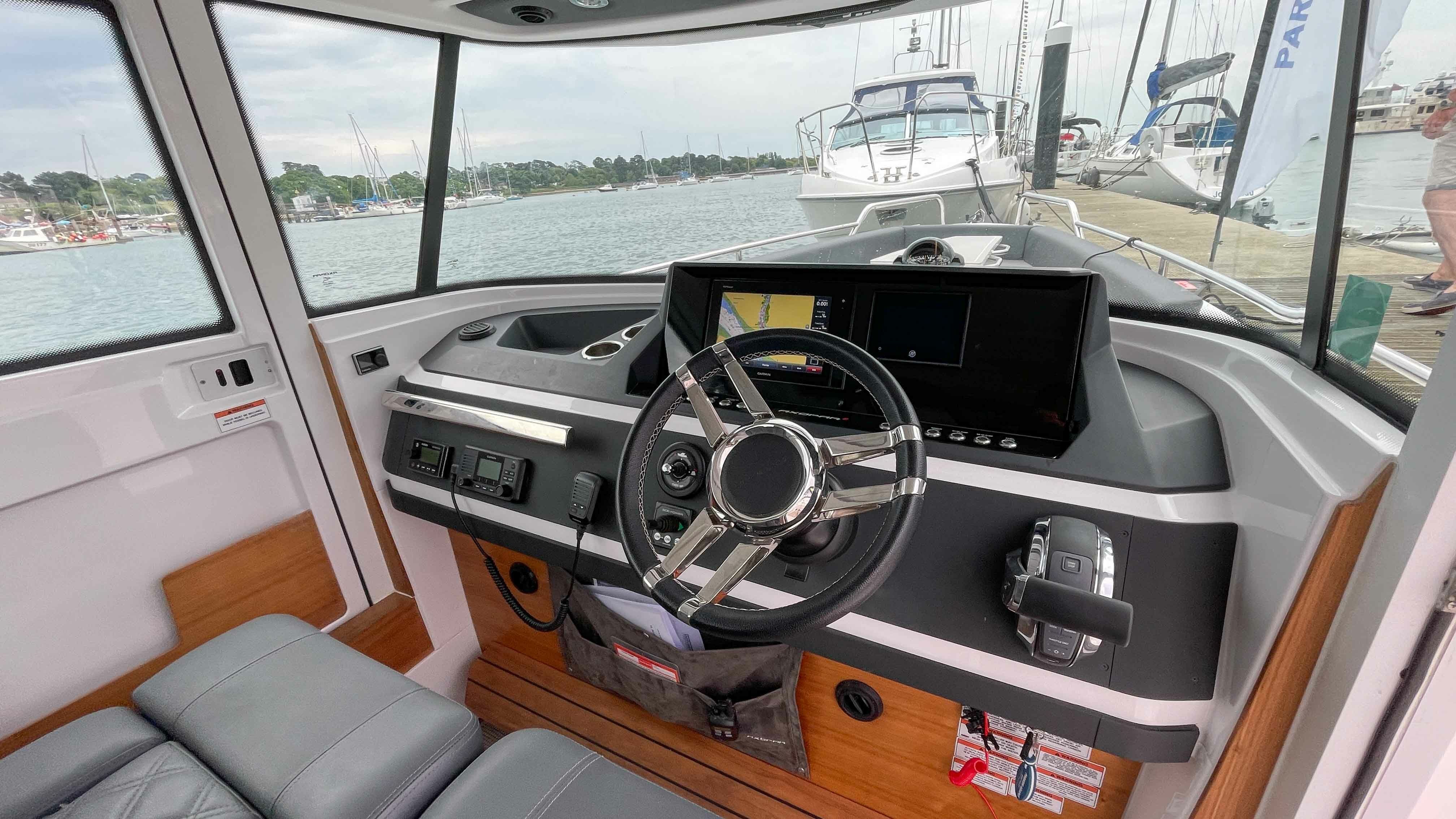 Axopar 28 Cabin | Maverick