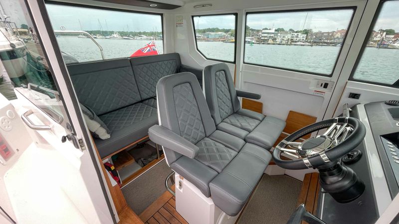 Axopar 28 Cabin | Maverick