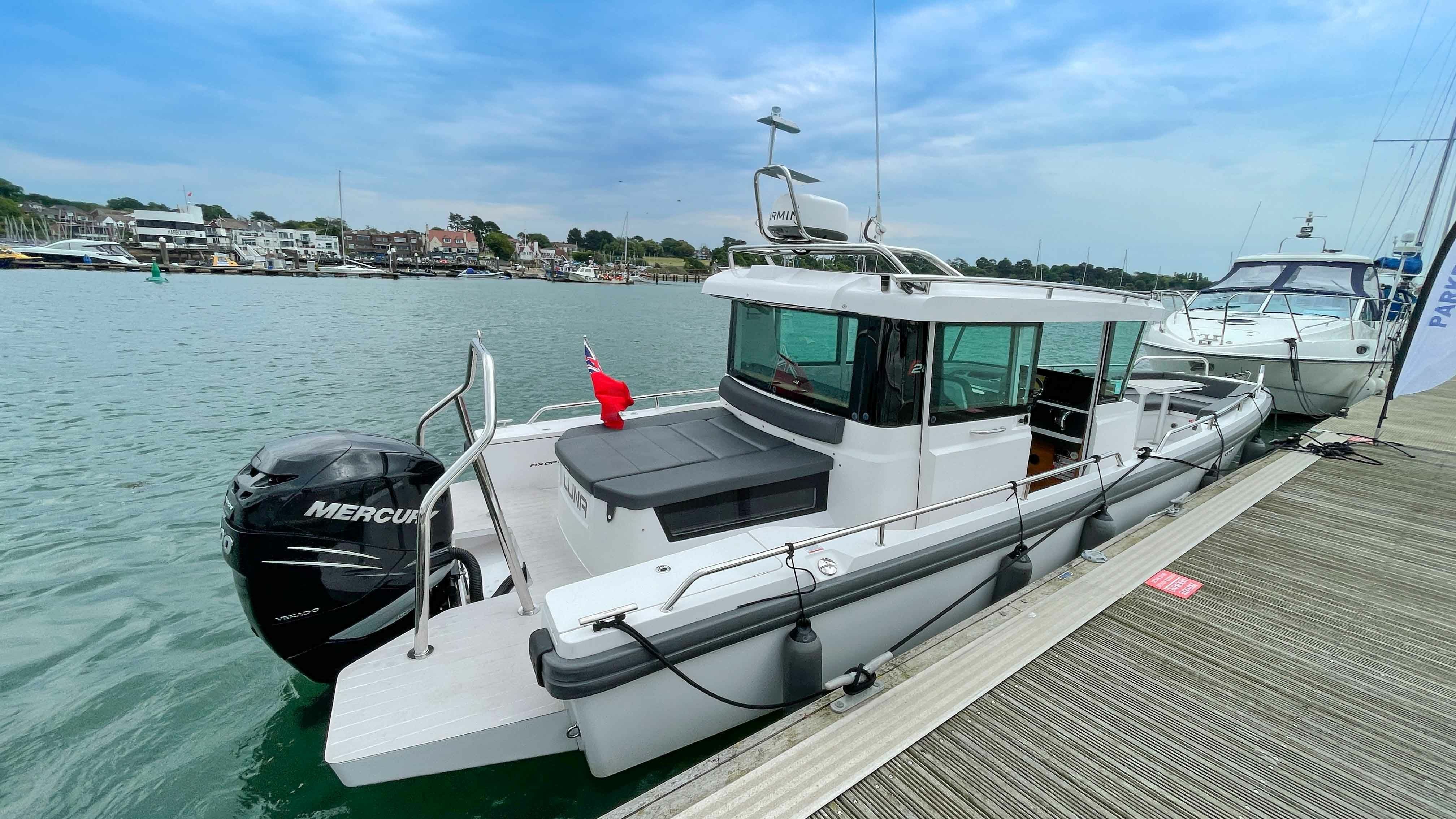 Axopar 28 Cabin | Maverick