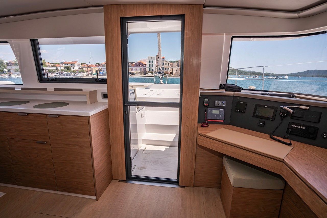 Bali 4.6 | Love Story