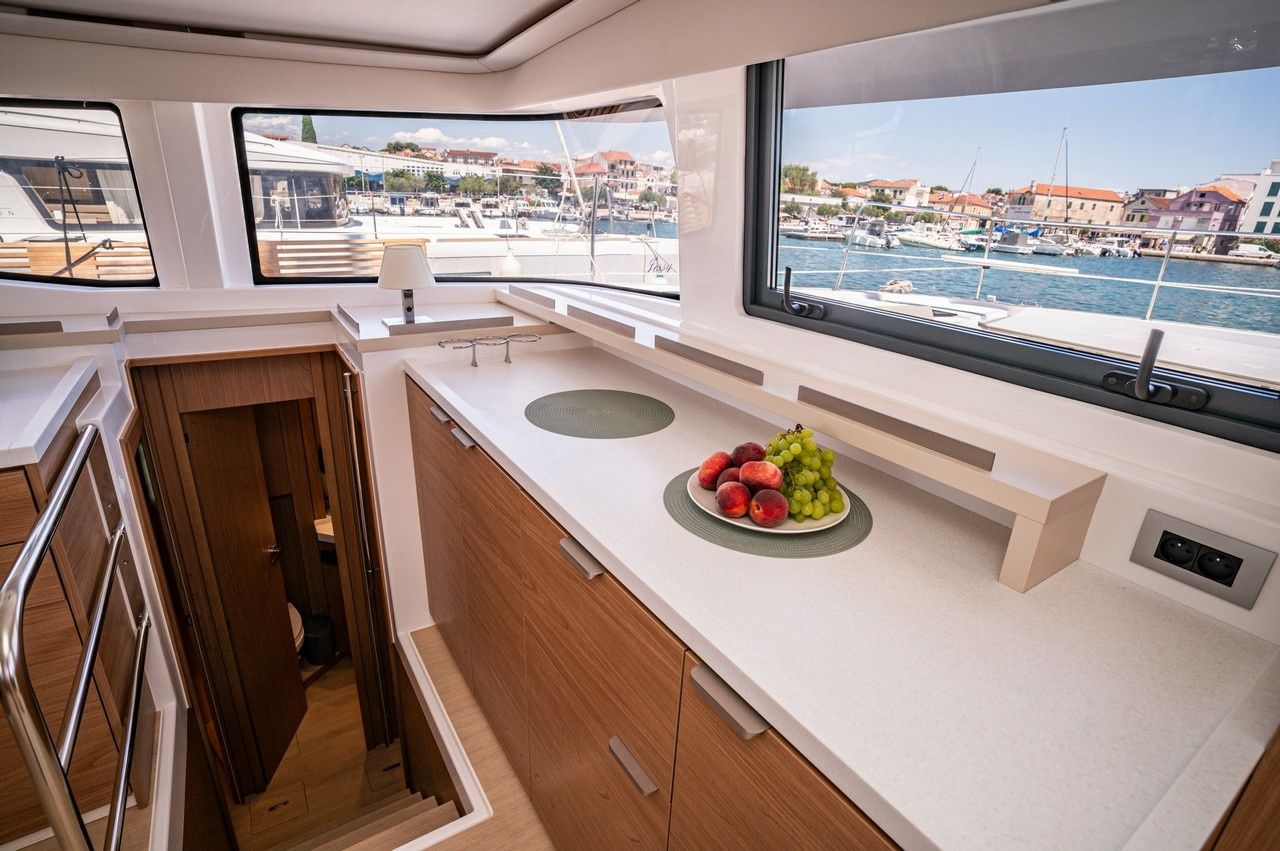 Bali 4.6 | Love Story