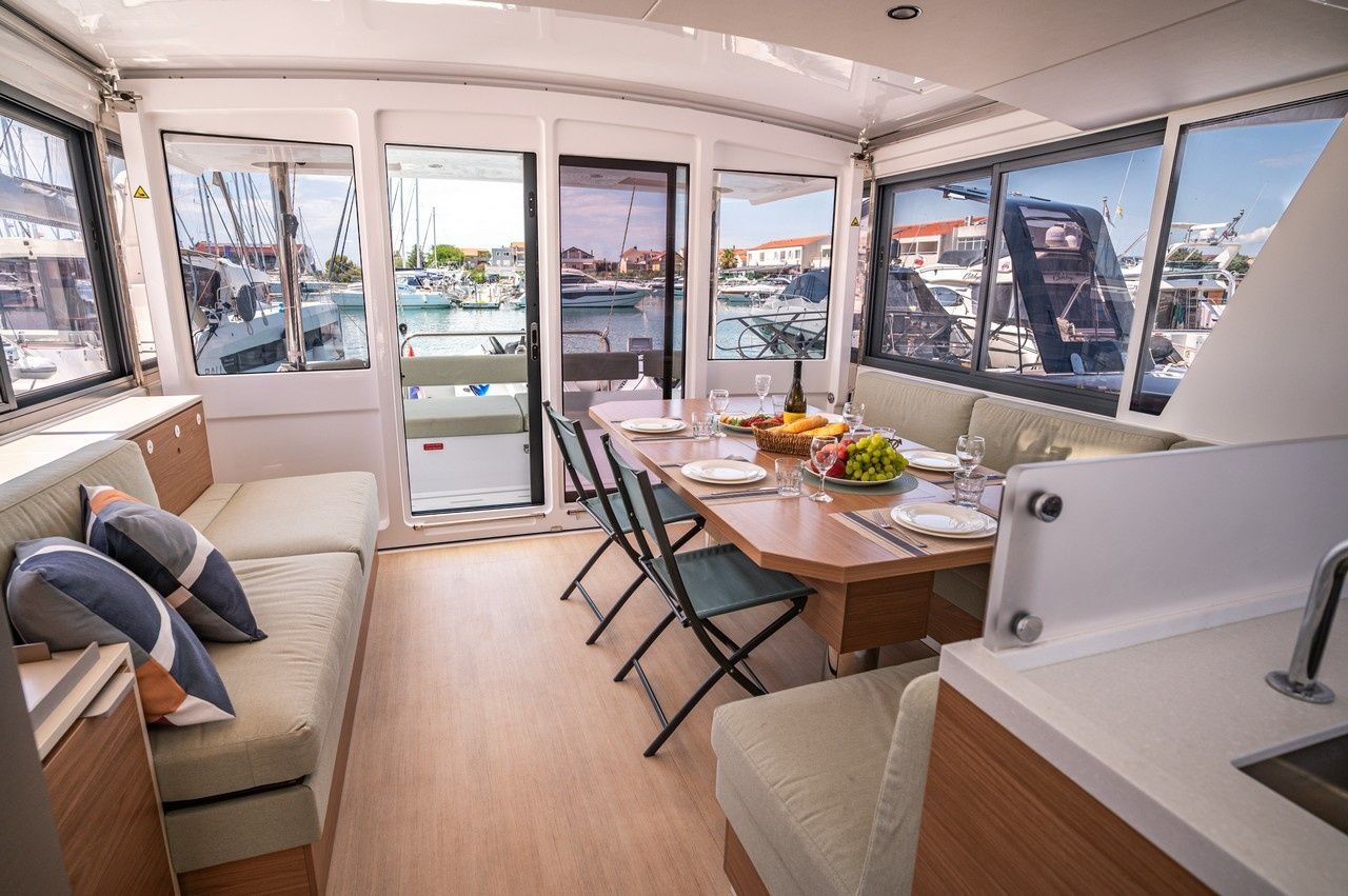 Bali 4.6 | Love Story