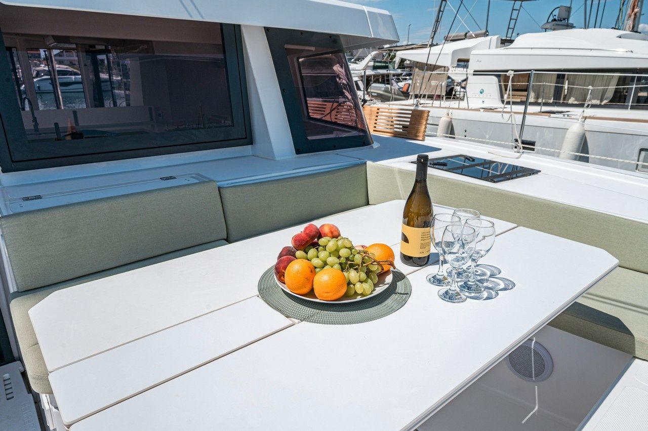 Bali 4.6 | Love Story