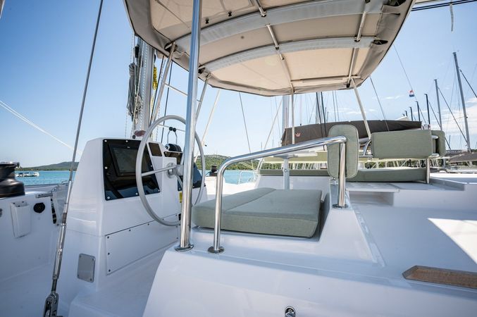 Bali 4.6 | Love Story