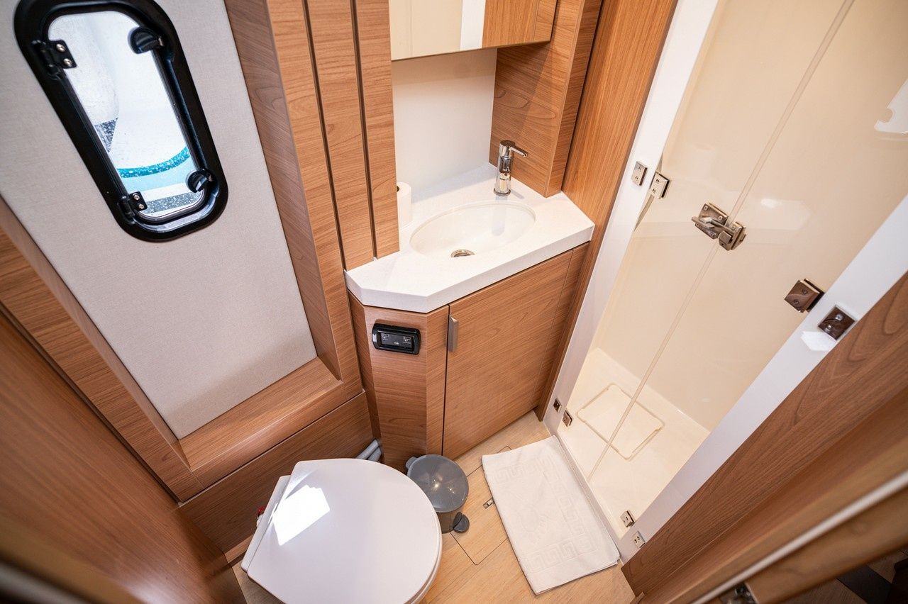 Bali 4.6 | Love Story