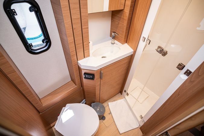 Bali 4.6 | Love Story