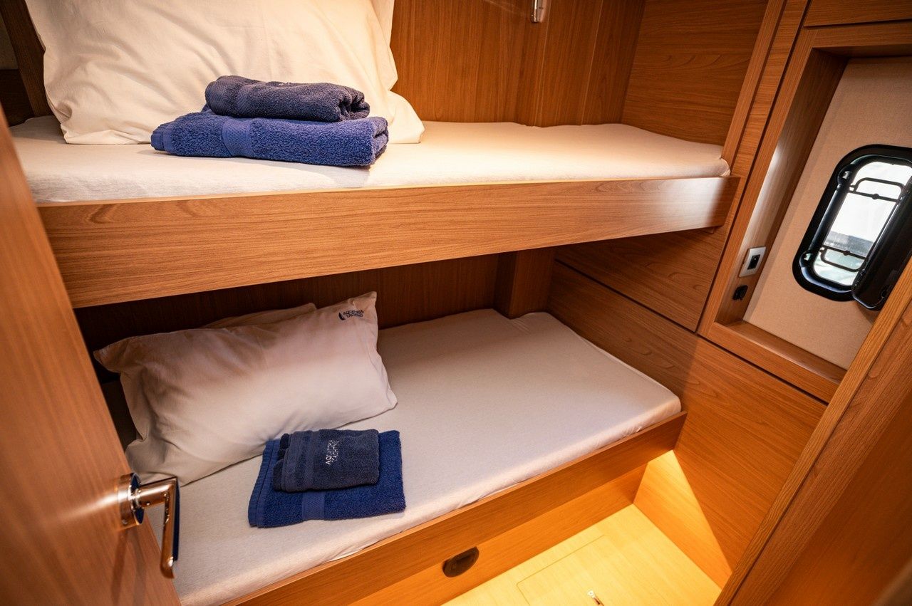 Bali 4.6 | Love Story