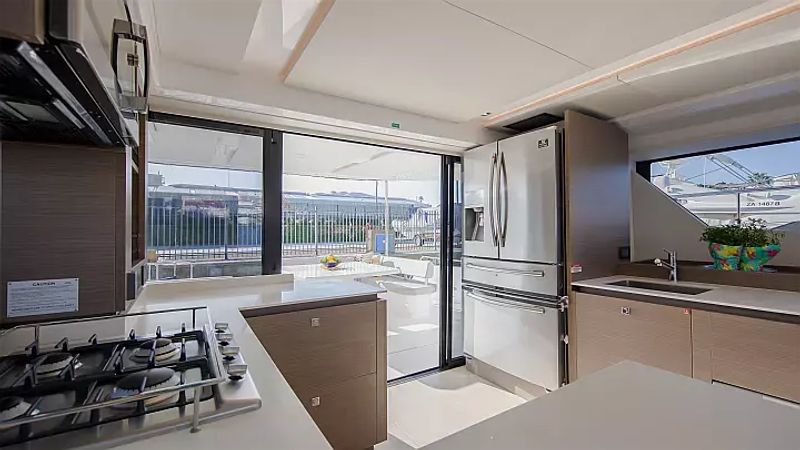 Leopard 53 | Moorings 20