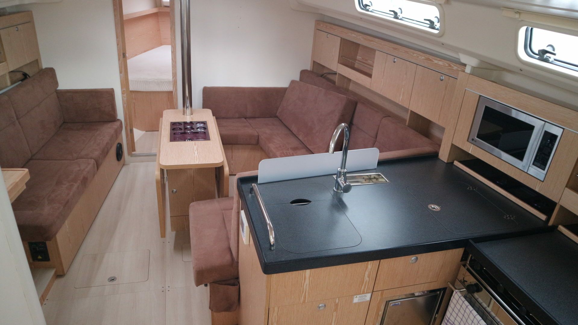 Hanse 385 | Four