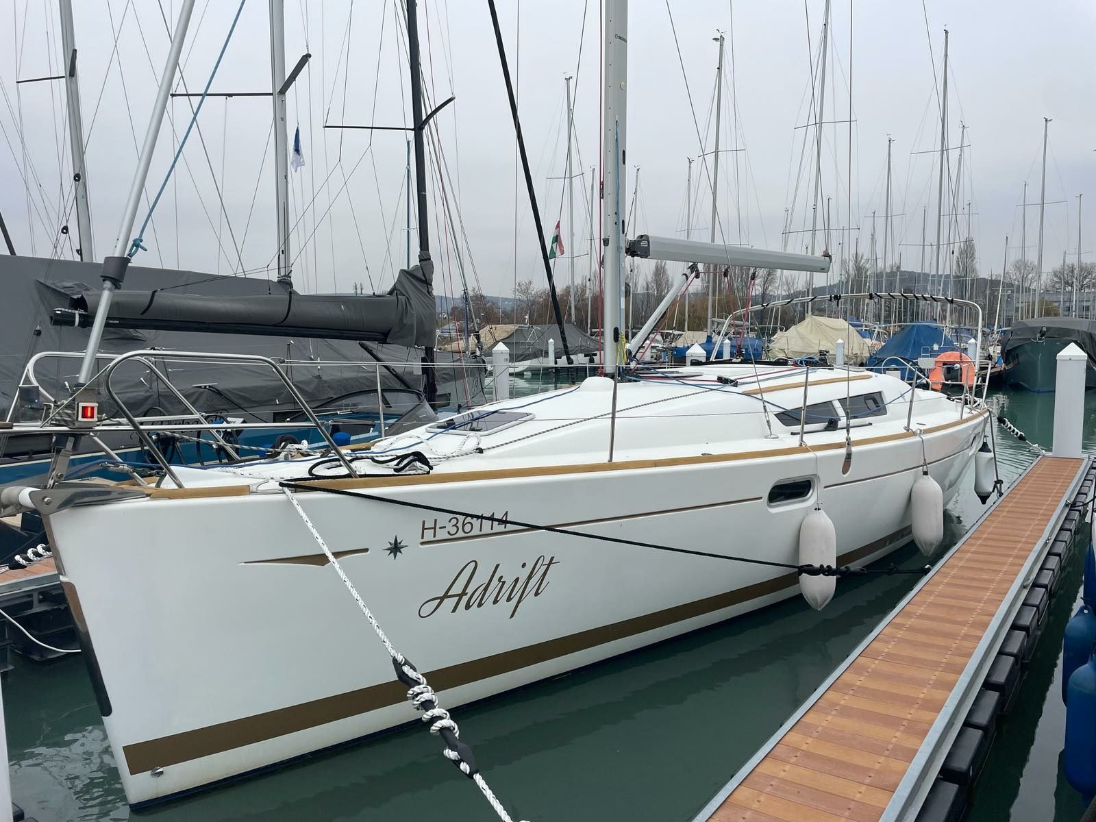 Jeanneau Sun Odyssey 39 | Adrift