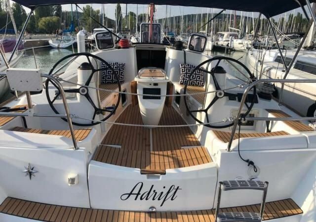 Jeanneau Sun Odyssey 39 | Adrift