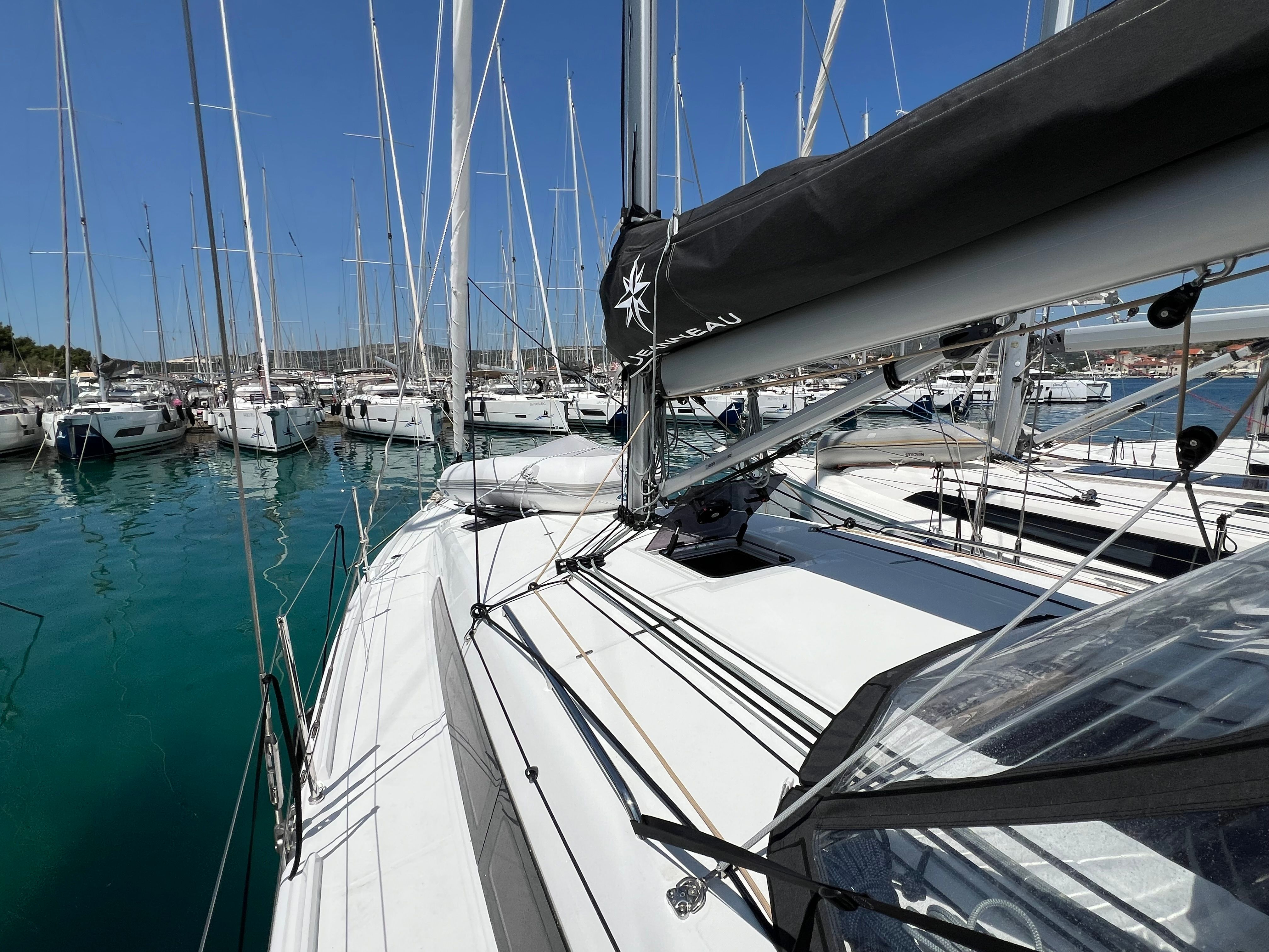 Jeanneau Sun Odyssey 380 | Sinki Jr.