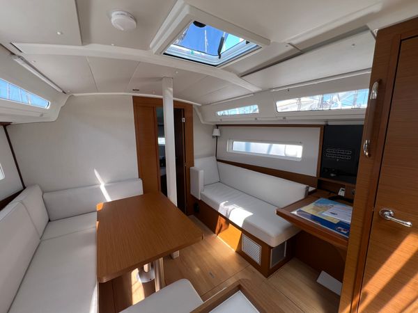Jeanneau Sun Odyssey 380 | Sinki Jr.
