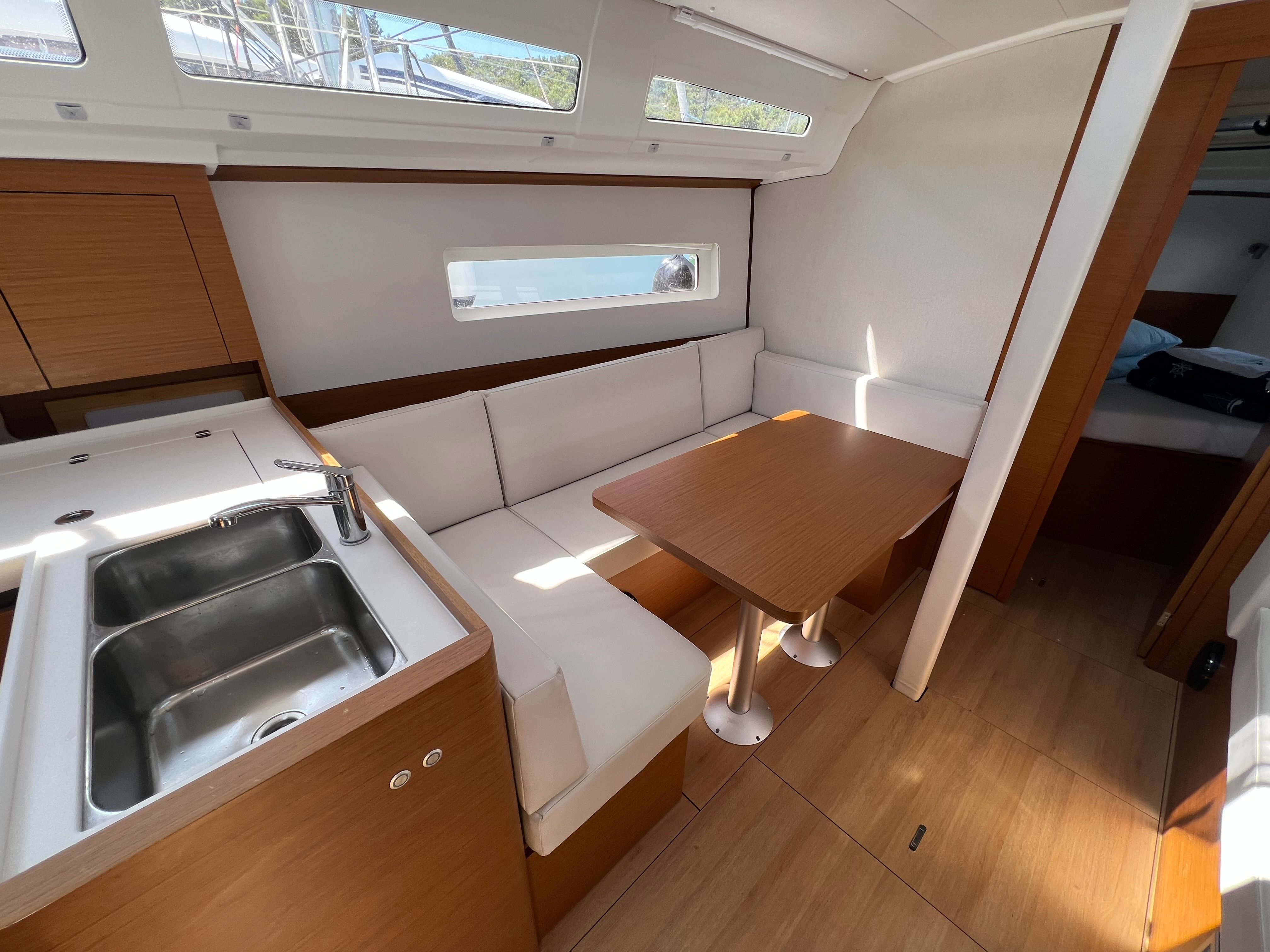 Jeanneau Sun Odyssey 380 | Sinki Jr.