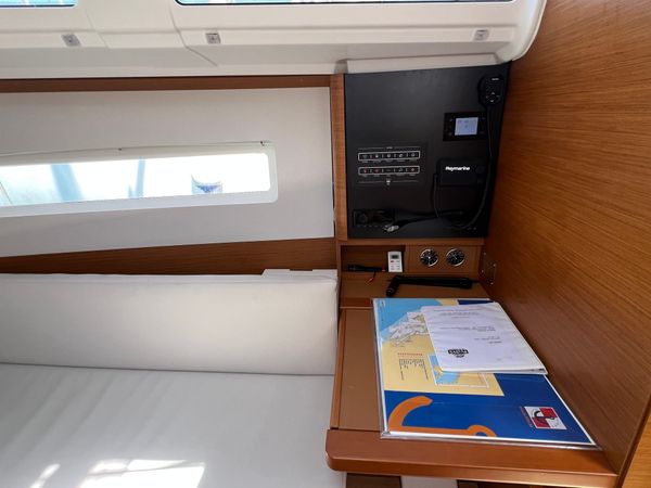 Jeanneau Sun Odyssey 380 | Sinki Jr.