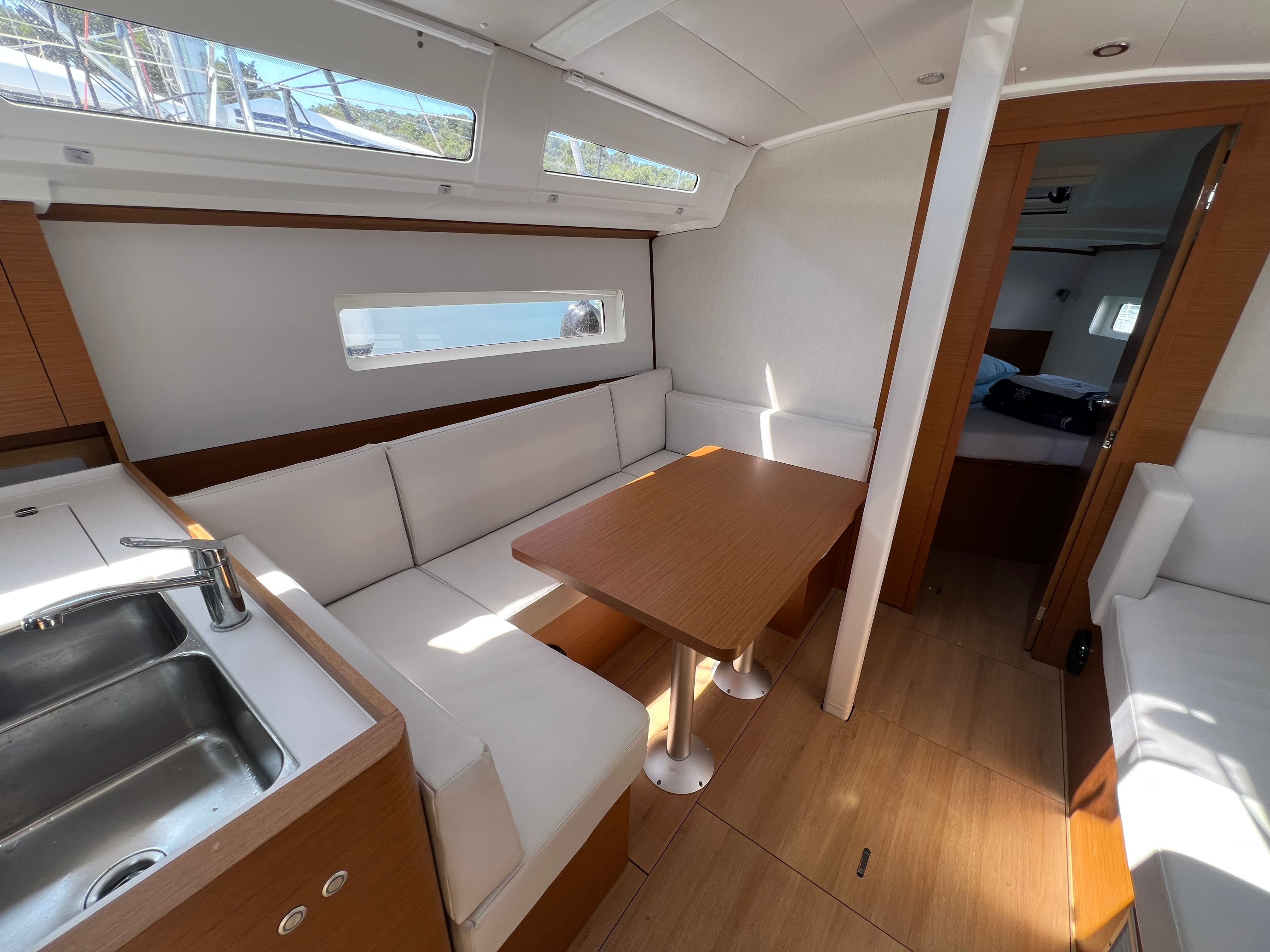 Jeanneau Sun Odyssey 380 | Sinki Jr.