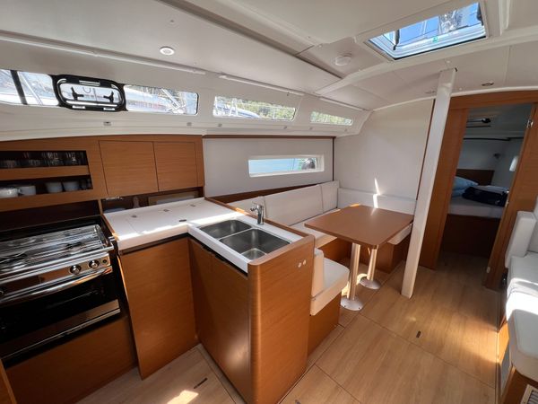 Jeanneau Sun Odyssey 380 | Sinki Jr.