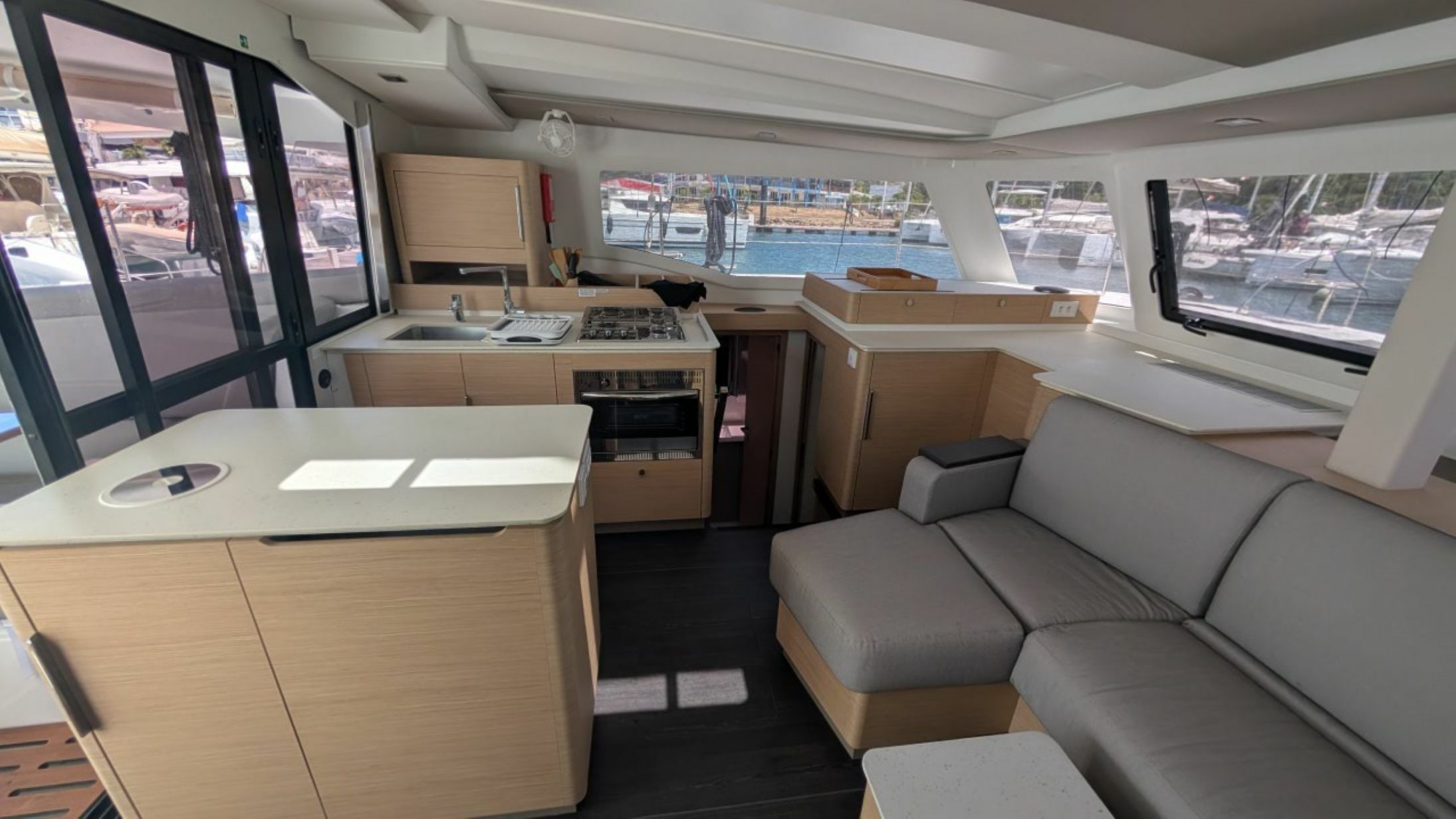 Fountaine Pajot New 41 | Lekanoo