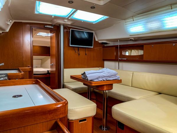 Beneteau Oceanis 40 | Un Jour