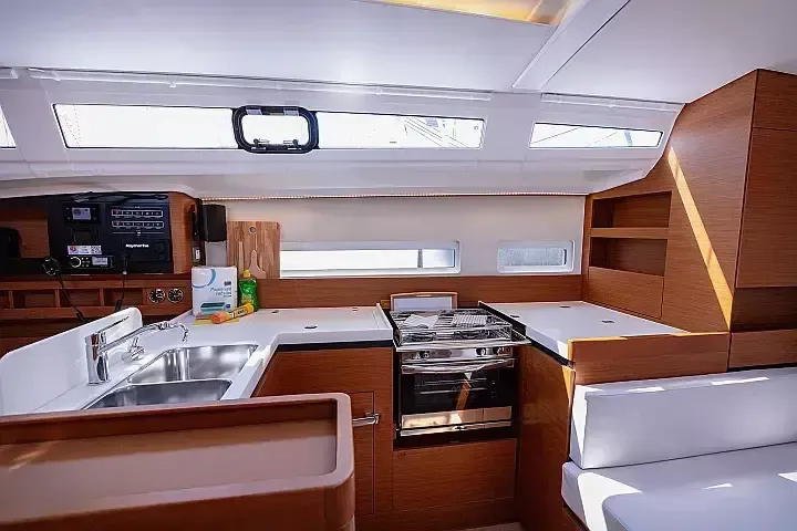 Jeanneau Sun Odyssey 410 | Purr
