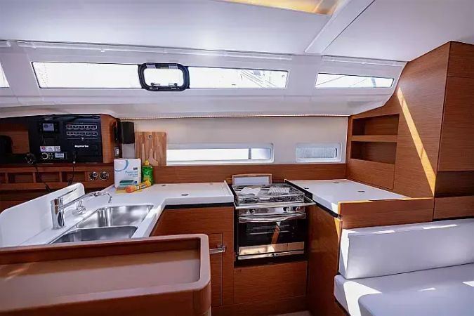 Jeanneau Sun Odyssey 410 | Purr