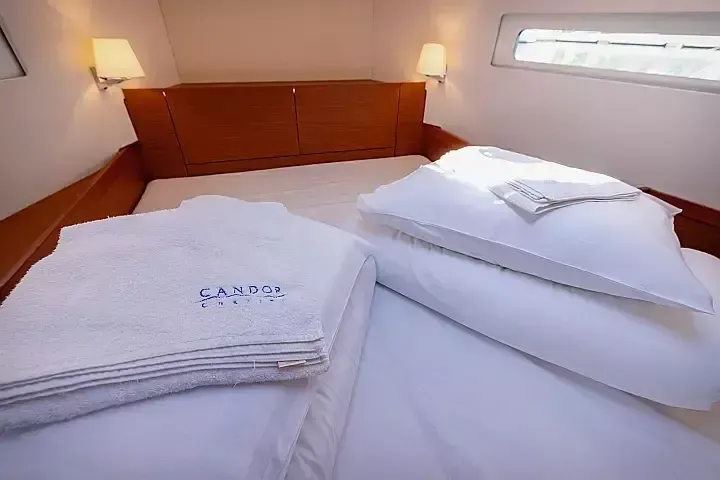 Jeanneau Sun Odyssey 410 | Purr