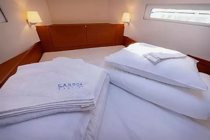 Jeanneau Sun Odyssey 410 | Purr