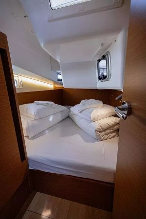 Jeanneau Sun Odyssey 410 | Purr