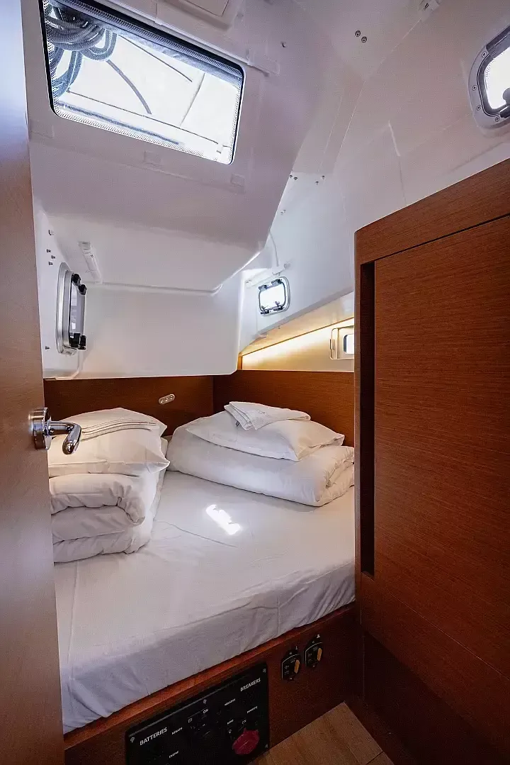 Jeanneau Sun Odyssey 410 | Purr
