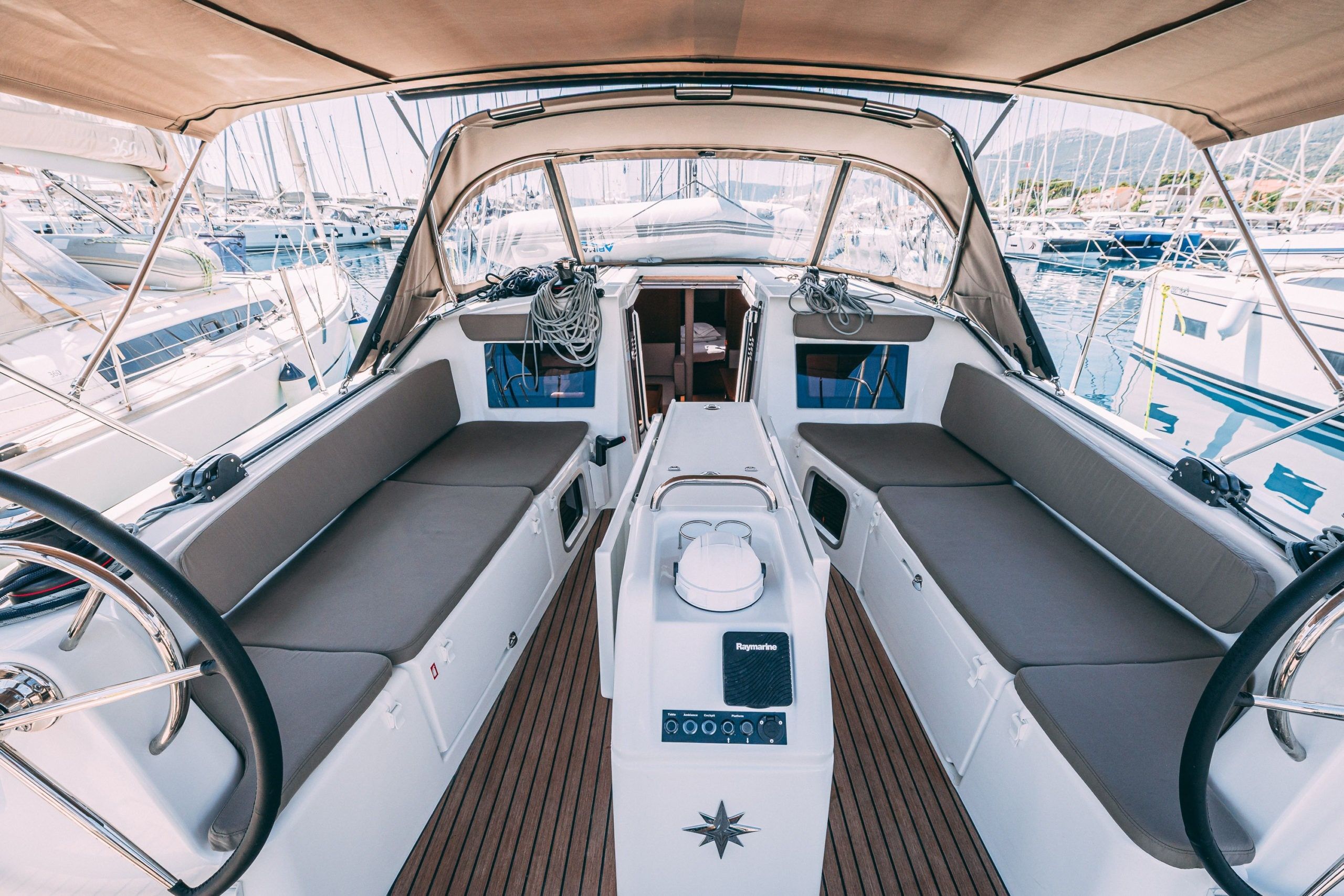 Jeanneau Sun Odyssey 410 | Purr
