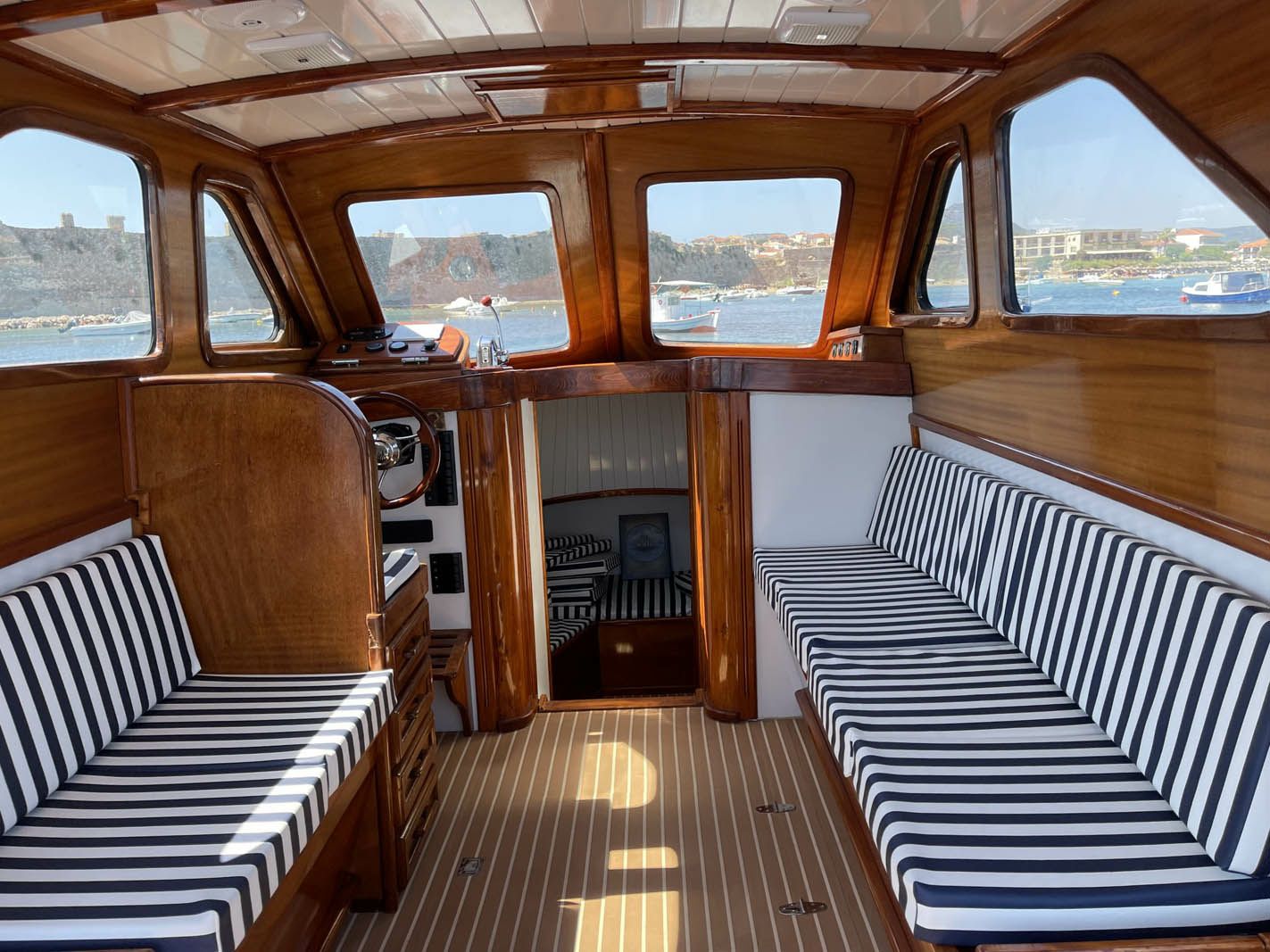 Custom Built 30 | Sapientza Cruiser