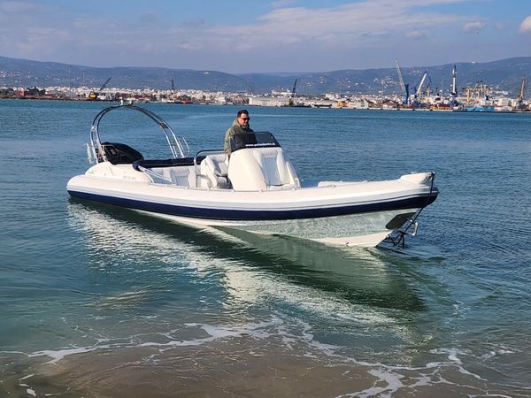 Cobra Yachts Elite | Calma