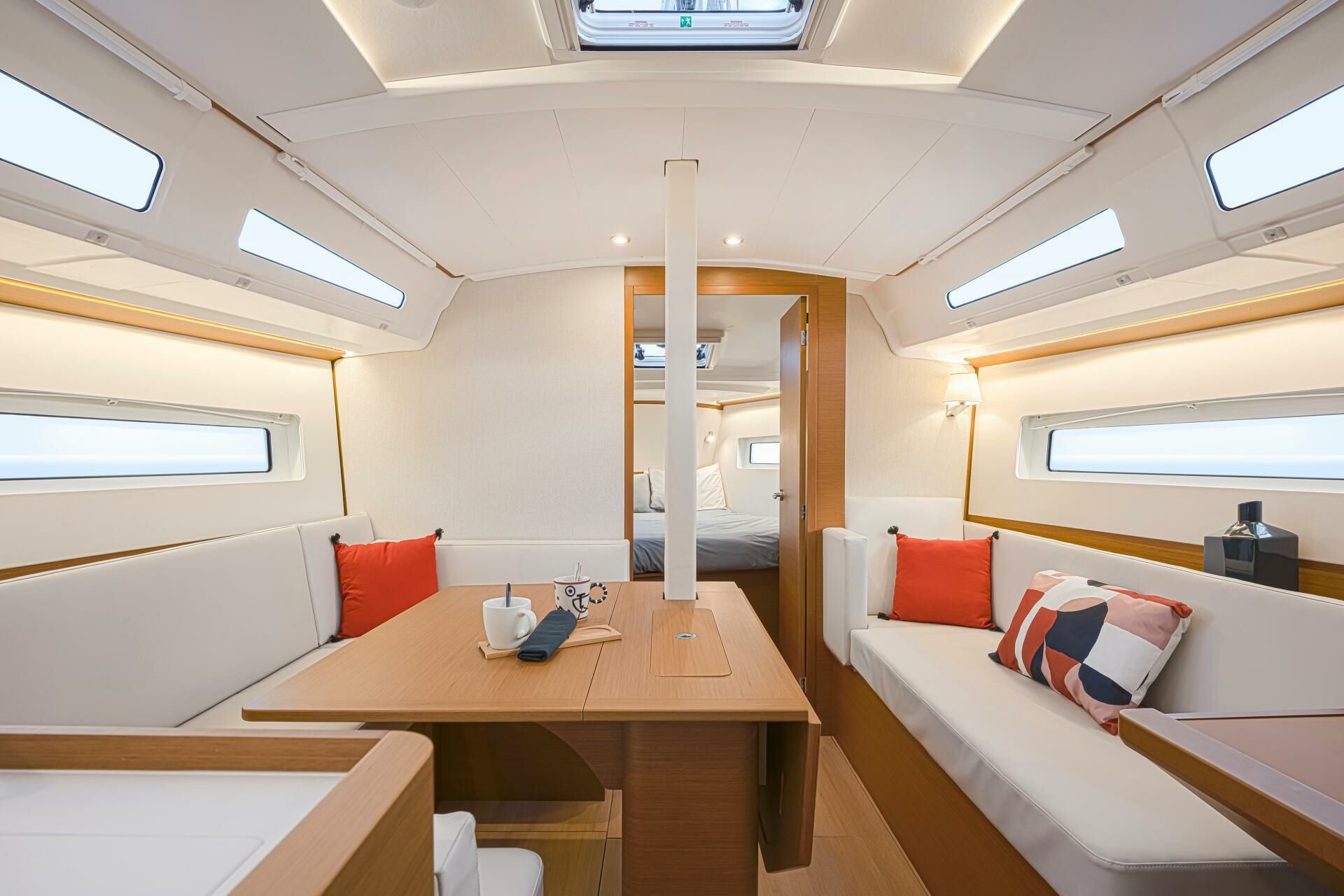 Jeanneau Sun Odyssey 380 | Moon  Kiss