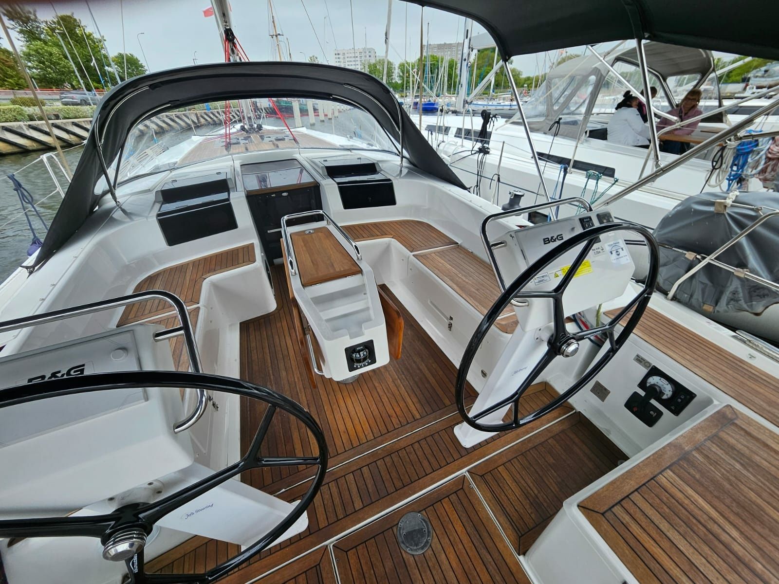 Hanse 548 | Kamini