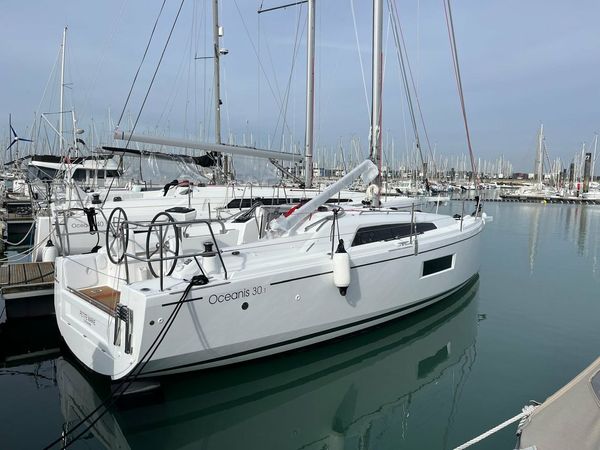 Beneteau Oceanis 30.1 | Petite Marie